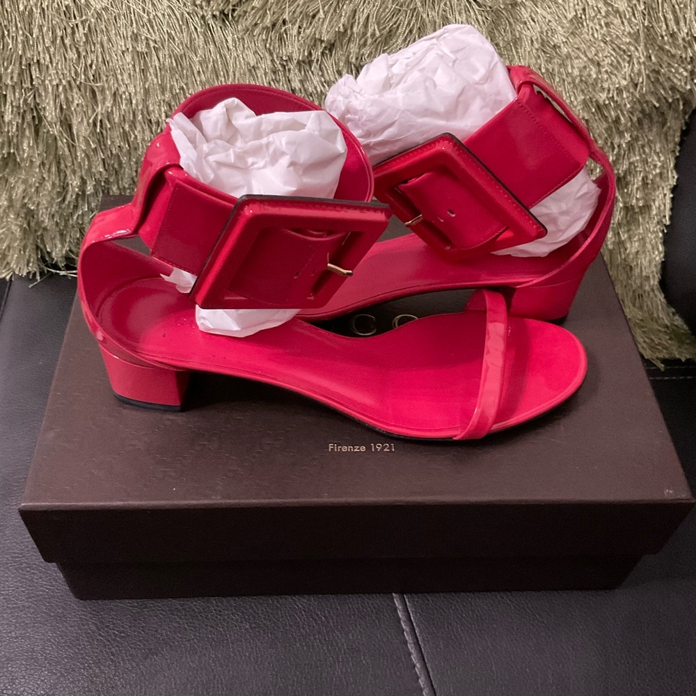 Gucci Vernice Sandals